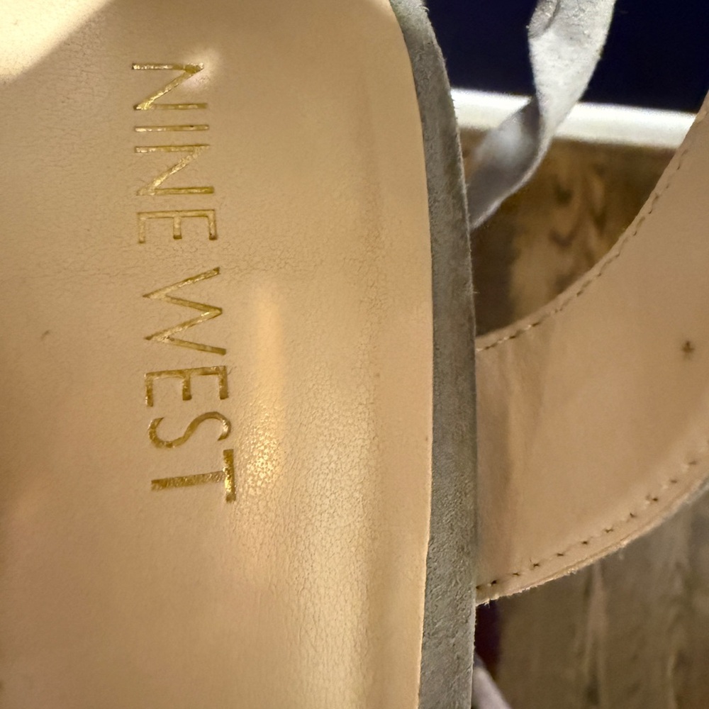 Nine West Elegant Gray Heels